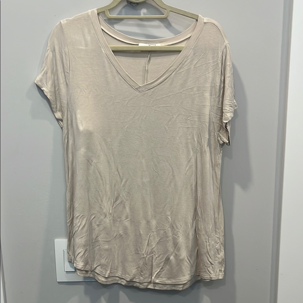 Zenana Outfitters Beige Short Sleeve Tee Casual Essential